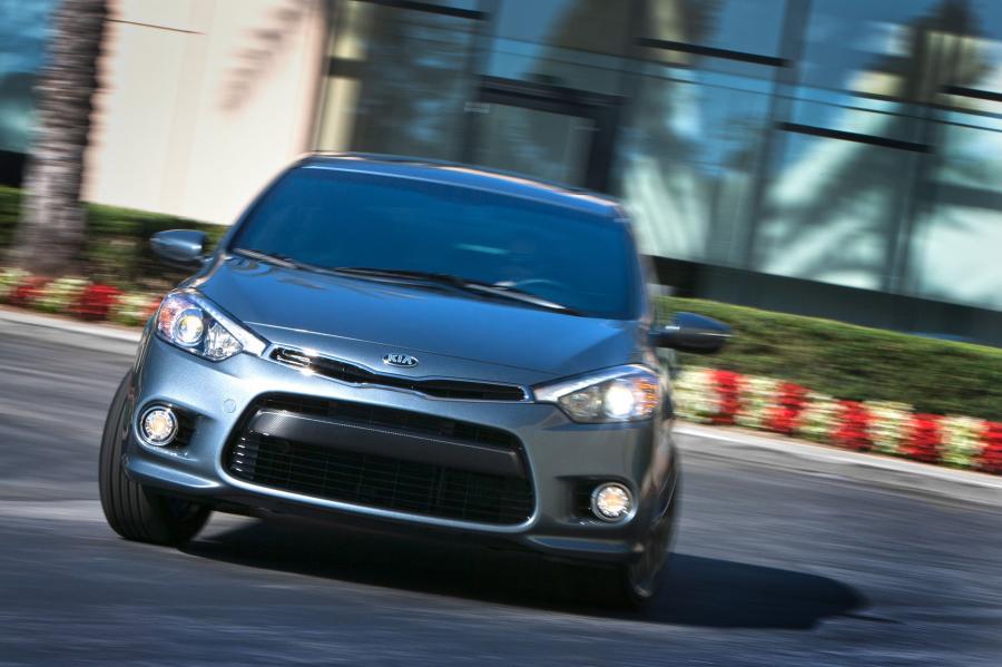  Kia Forte 2013 года  (фото 43 из 62)
